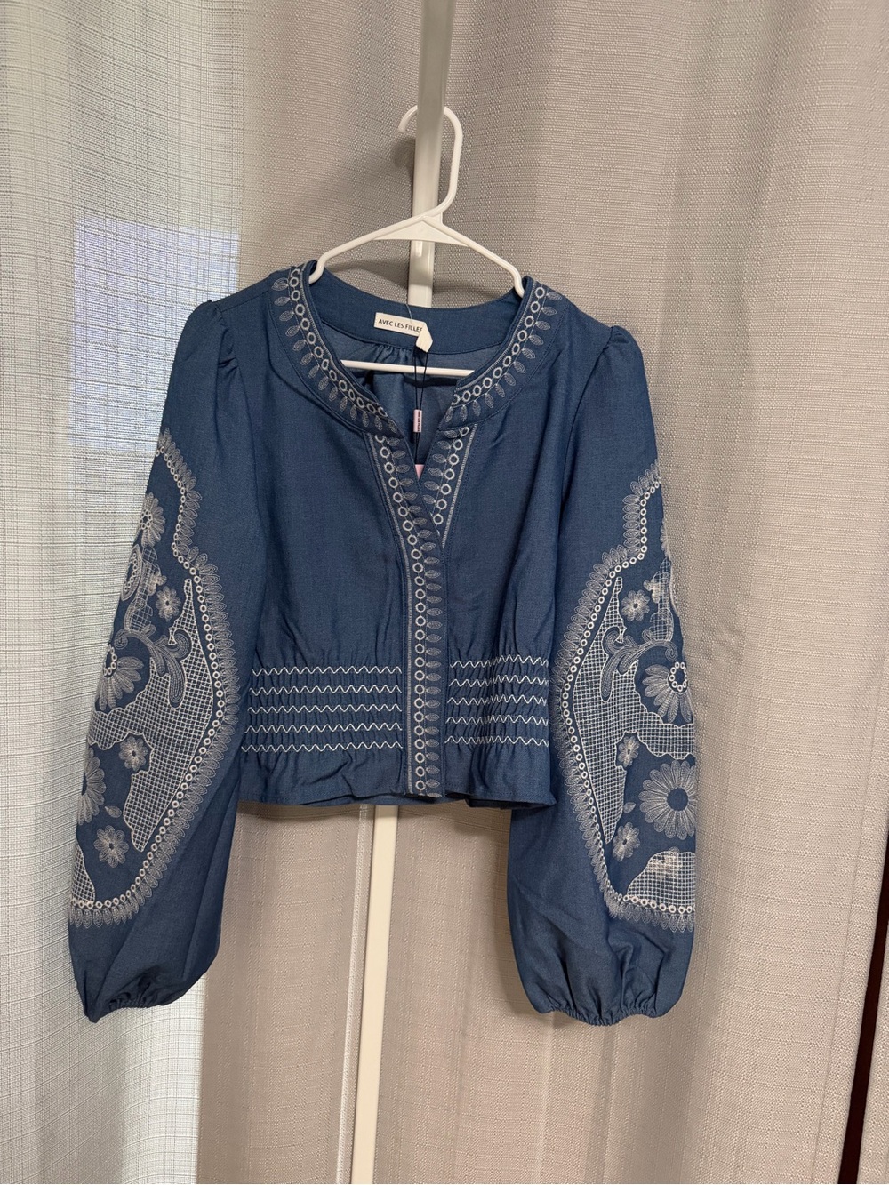 NWT Avec Les Filles Blue Embroidered Cropped Puff-Sleeve Jacket